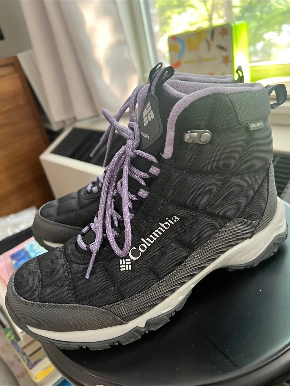 Sz 8 Columbia Women’s  Black and Lilac Lace-Up Hiking Boots Used One Time